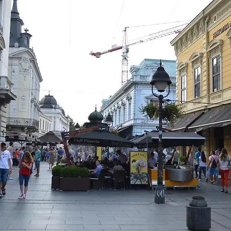 Appartement Belle - Square 8 *